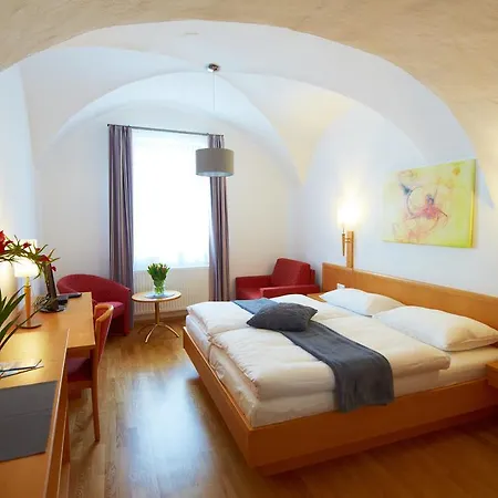 Rathauskeller מלון