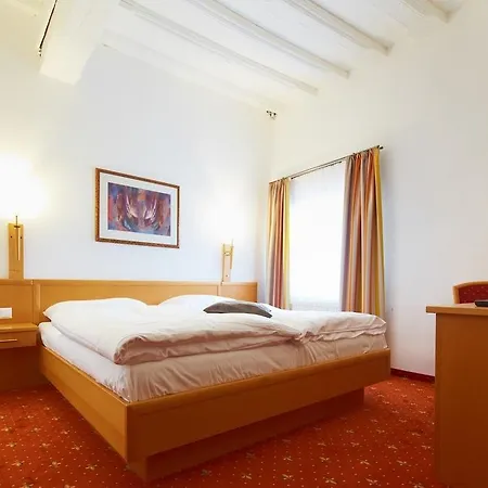 Rathauskeller מלון מלק